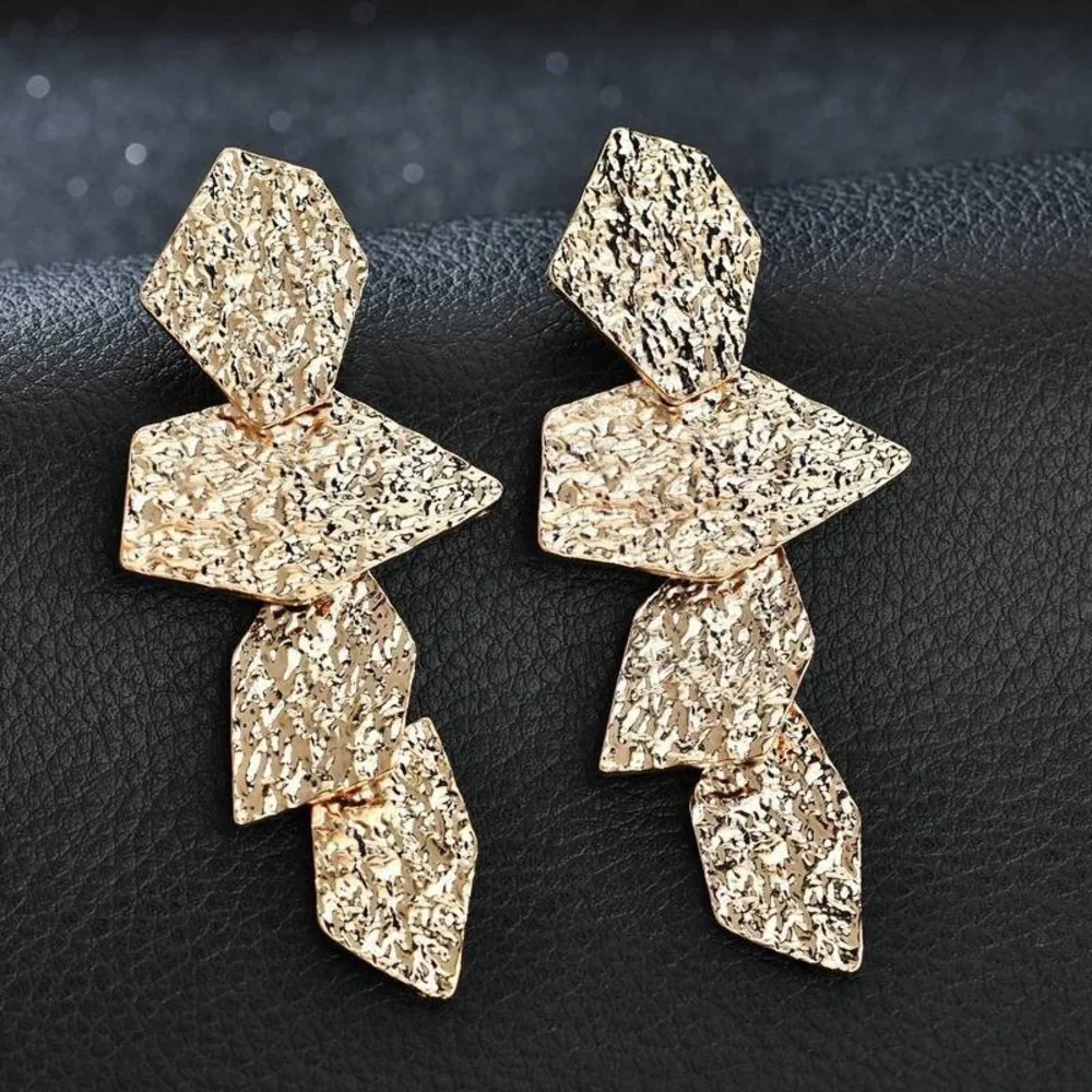 Minimalist Modern Asymmetrical Dangle Drop Earrings (Gold Earrings Jewelry) - Picture 11 of 11